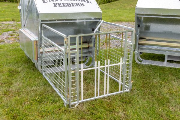 Ultimate Sheep and Goat Feeder From Universal Feeders - Image 8